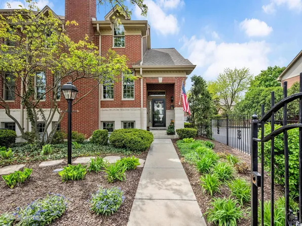 426 Childs St, Wheaton, IL 60187