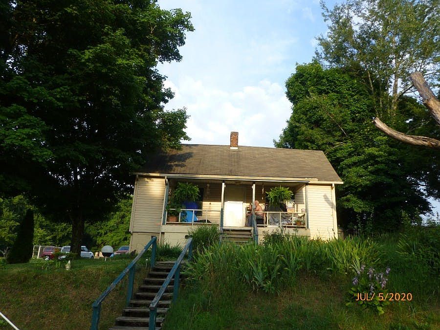 1st image of 1045 Volunteer St