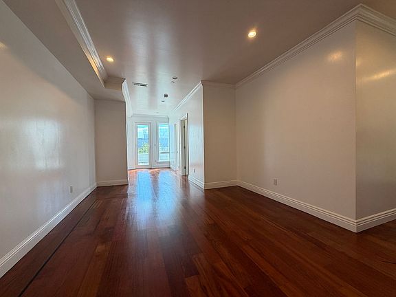 5th image of 261B Dolores St
