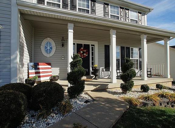 3rd image of 904 Ellis Park Dr