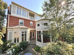 9314 Colesville Rd, Silver Spring, MD 20901