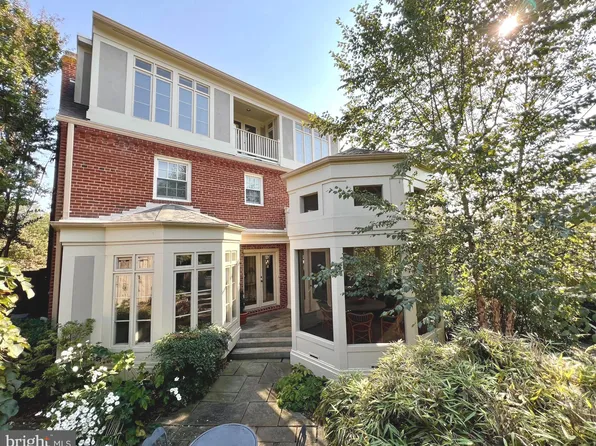 9314 Colesville Rd, Silver Spring, MD 20901