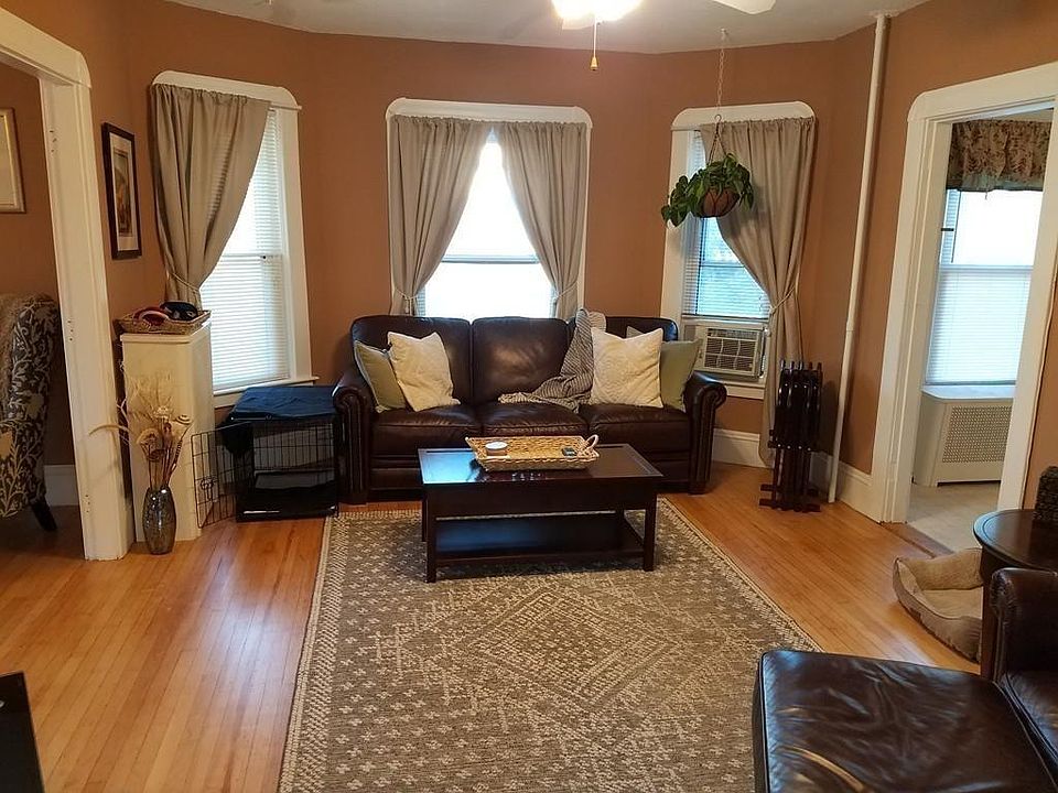 1st image of 50 Glen St #2