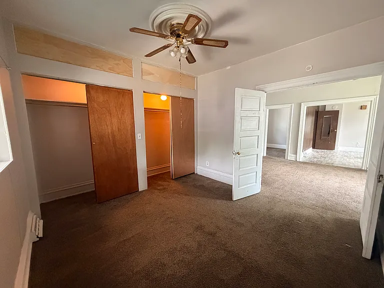 119 Whiting Ave — Photo 4