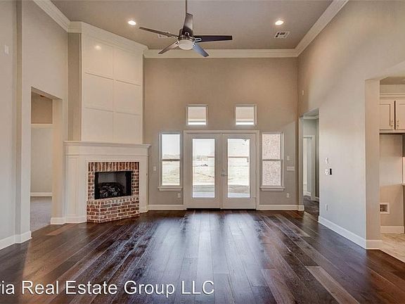 3rd image of 513 Mosswood Dr