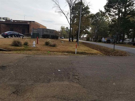 4th image of 302 Parkway Dr Lot 32