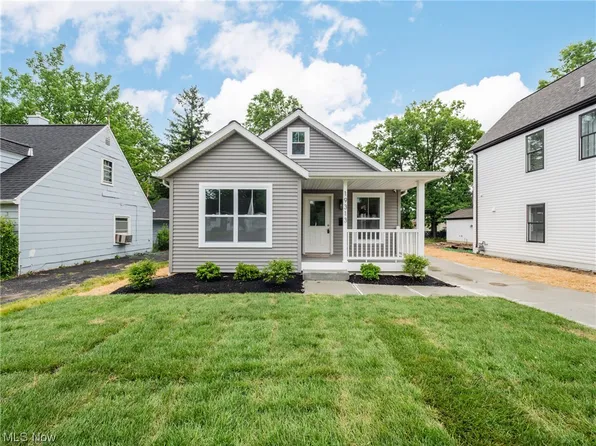 19313 Longbrook Rd, Warrensville Heights, OH 44128
