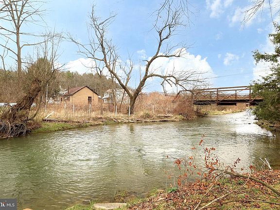 4th image of 125 Old Hill Rd