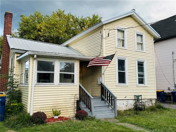 47 Vine St, Lockport, NY 14094