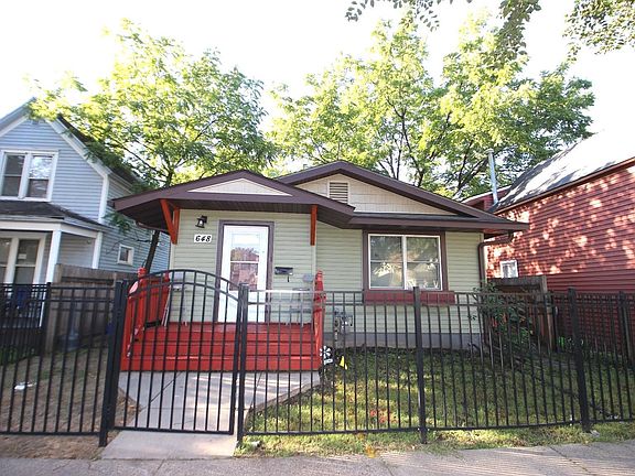 3rd image of 648 Thomas Ave
