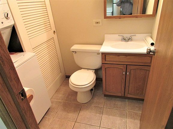4th image of 79 Maude Ave APT B
