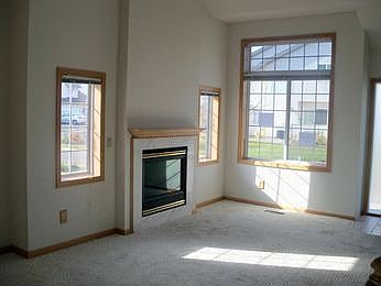 5th image of 2078 Willow Cir