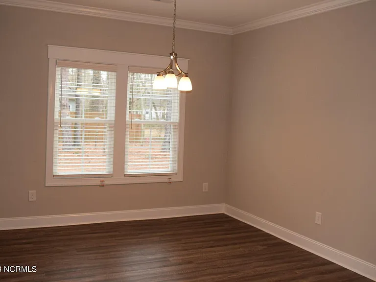 829 Blue Bird Dr — Photo 6