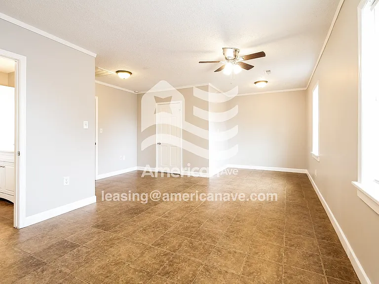 14266_009_main_bedroom_14242141.jpg