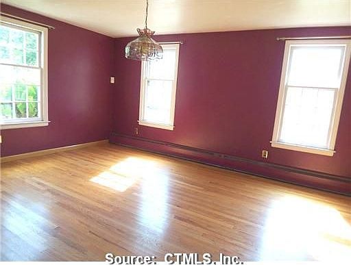 3rd image of 16 Sage Ln
