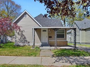 104 S Oak St, Villa Grove, IL 61956