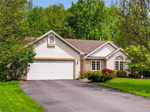 144 Leamington Cir, Rochester, NY 14626