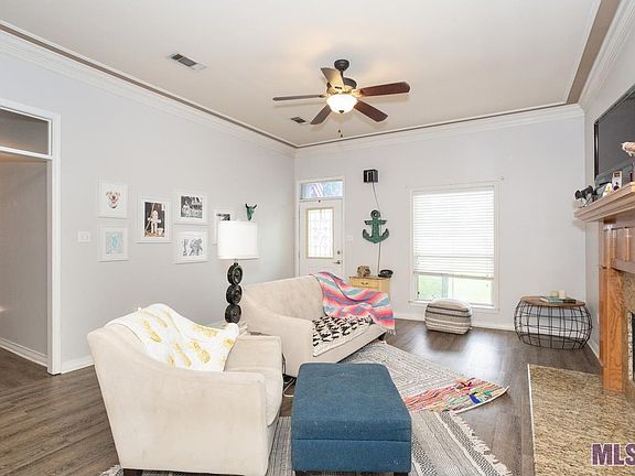 2nd image of 18422 Red Oak Dr
