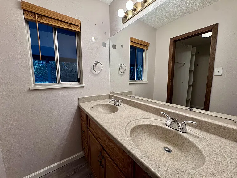 3031 S Flamingo Way — Photo 13