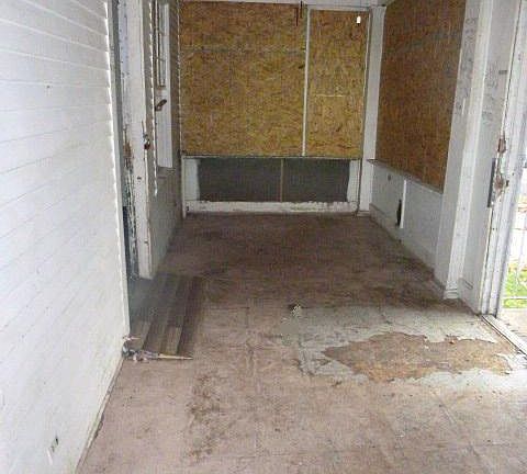 5th image of 7119 Oxford Ave