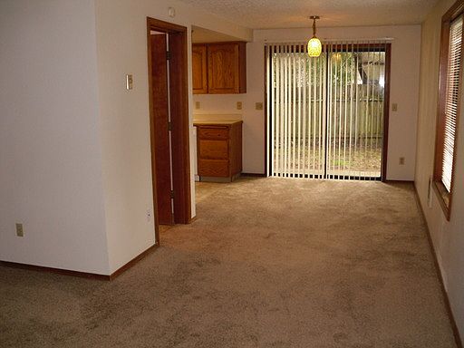 2nd image of 13919 NE 13th St