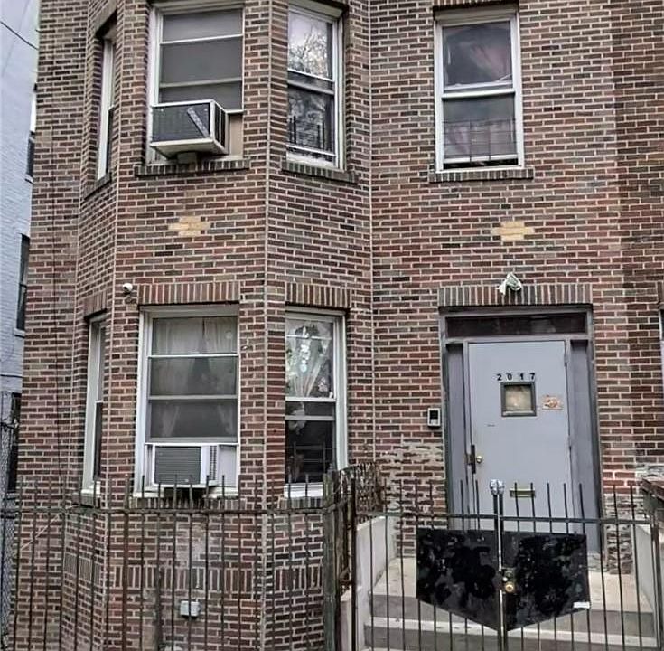 1st image of 2017 Walton Avenue