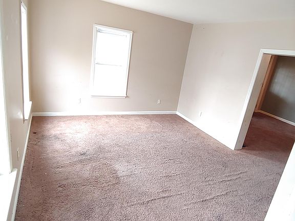 3rd image of 9 New Pruyn St