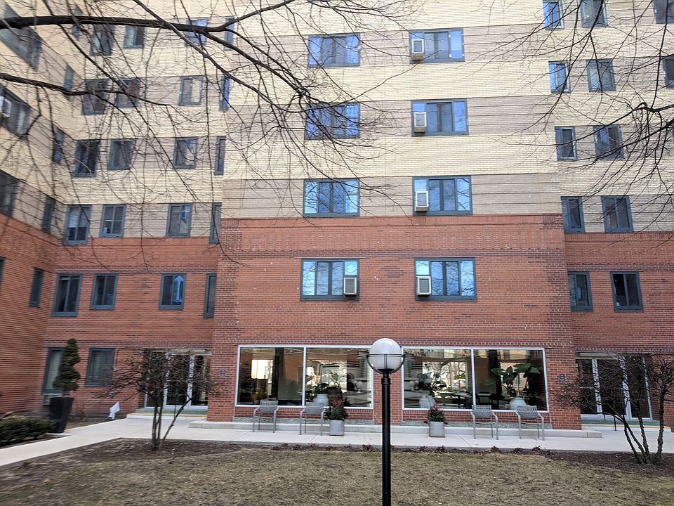 1st image of 5048 N Marine Dr APT B4