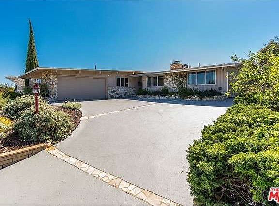 4th image of 961 Glenhaven Dr