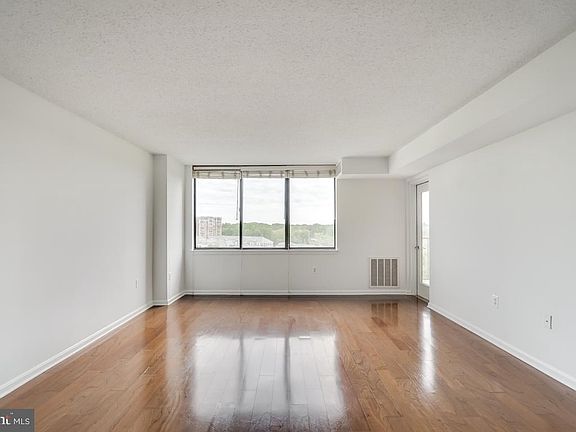 4th image of 10101 Grosvenor Pl APT 1311