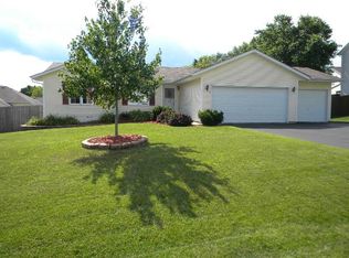 11286 Jasmine Dr, Roscoe, IL 61073