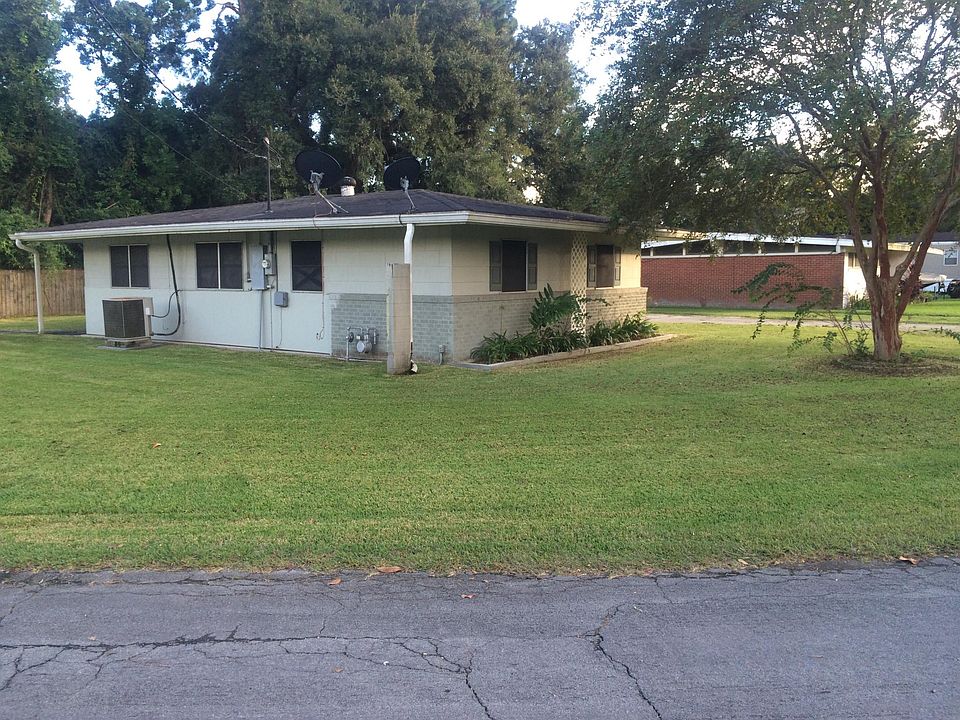 1st image of 622 Everette St #15