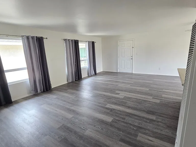 7802 Shaffer Cir — Photo 4
