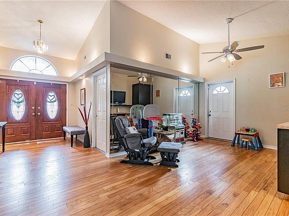 4th image of 14107 Stonebrook Ct