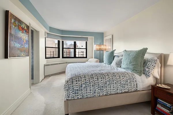 Sold by Compass | media 20