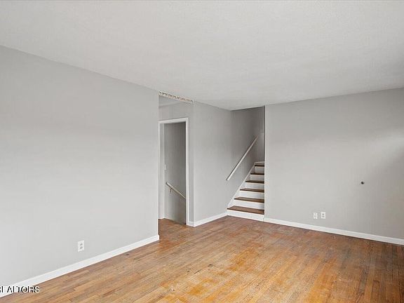 4th image of 5509 Lonas Dr