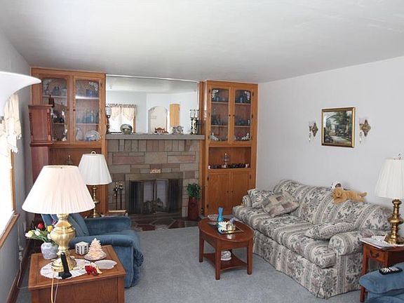 5th image of 4 Franklin Ave