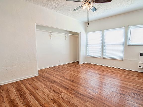 3rd image of 921 S Bonnie Brae St APT 35