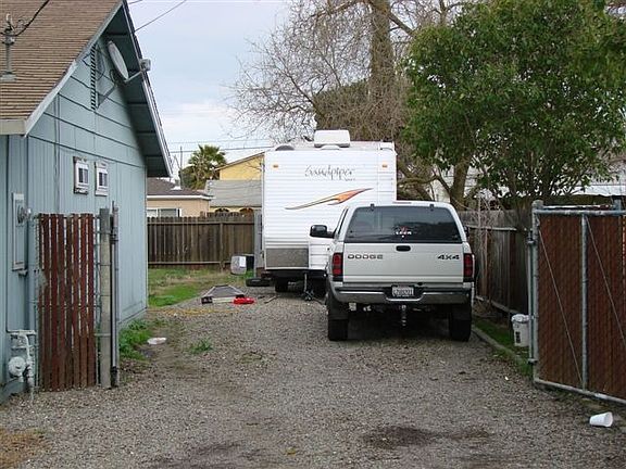 Rv Storage & Plenty of Parking