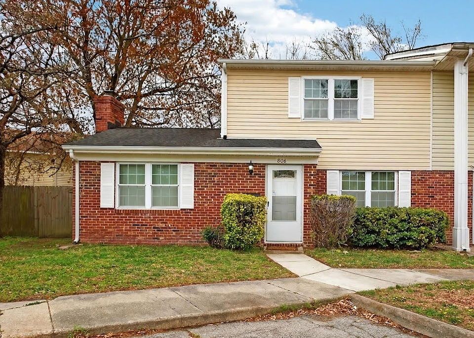 1st image of 806 S Grosvenor Ct