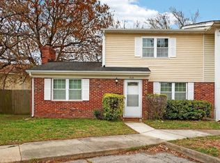 806 S Grosvenor Ct, Virginia Beach, VA 23462