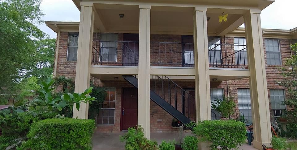 1st image of 4118 Sherwood Ln Unit 11