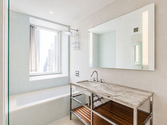 4th image of 70 W 45th St #31D
