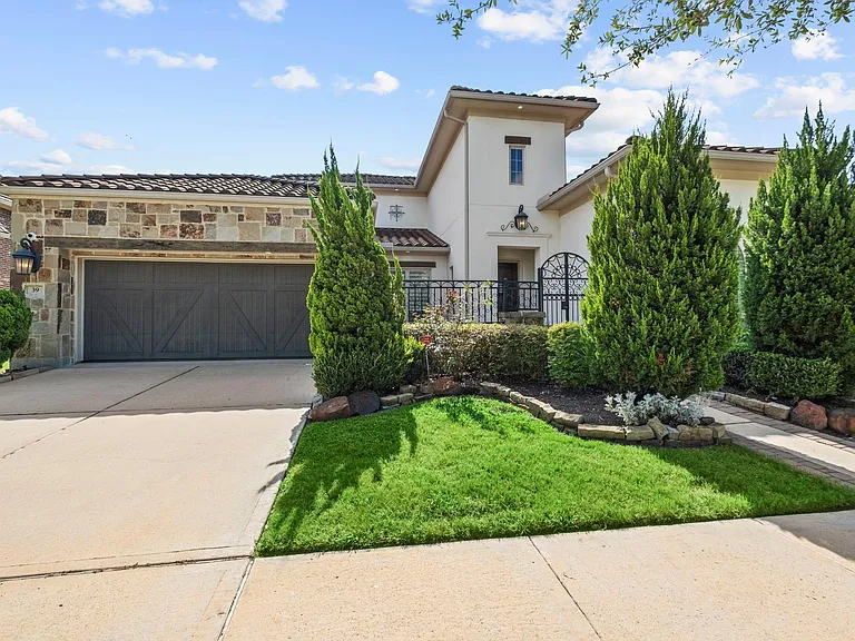 39 Quiet Vista Dr — Photo 2