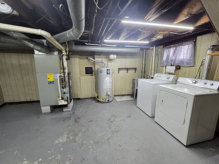 819 Sheridan St — Photo 12