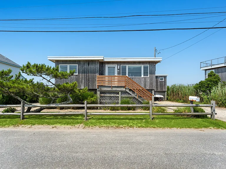 124 Point Rd — Photo 2