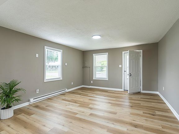 4th image of 113 N Central Ave