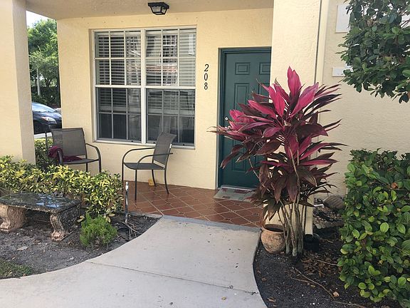 3rd image of 208 Belmont Pl