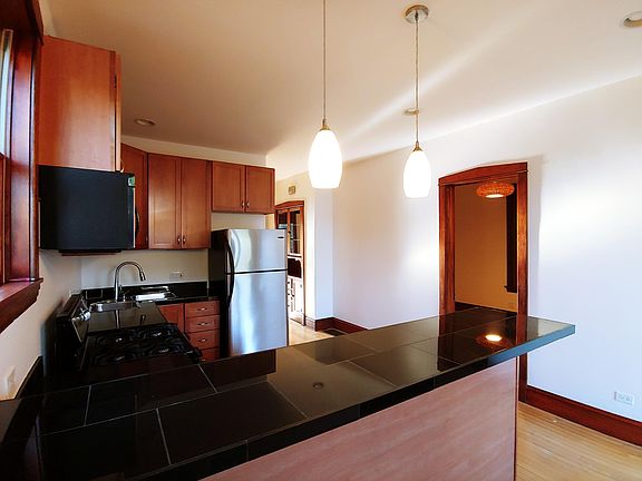 5th image of 3115 N Kimball Ave #1