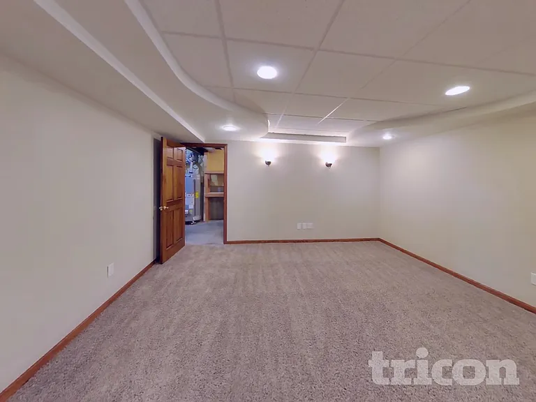 6612 Smithfield Dr — Photo 16